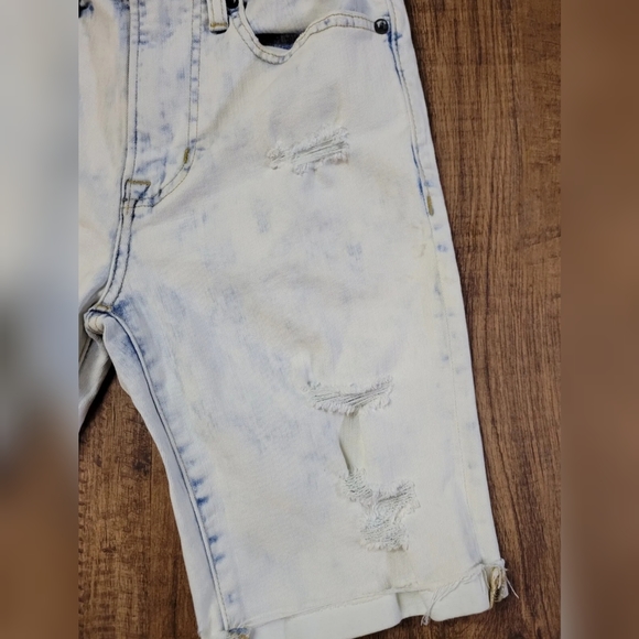 FREE W BUNDLE American Eagle Outfitters extreme flex shorts - Picture 3 of 12